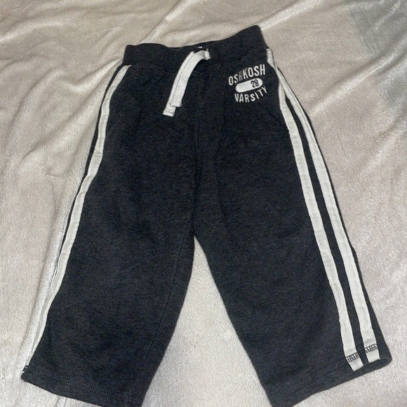Oshkosh‎ B’Gosh pants size 24 months - Picture 1 of 3